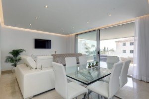 Penthouse, R4033771