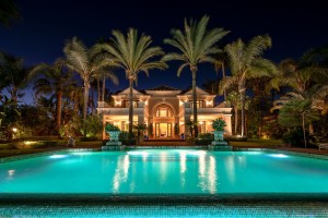 Villa, R4879378