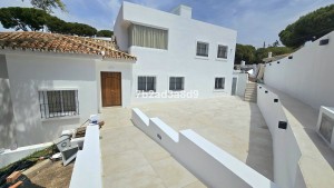 Villa, R4981120