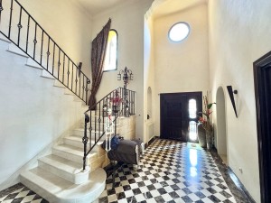 Villa, R5048692