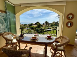 Apartment, R4312840