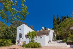 Villa, R5241760
