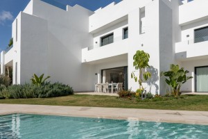 Villa, R4052596